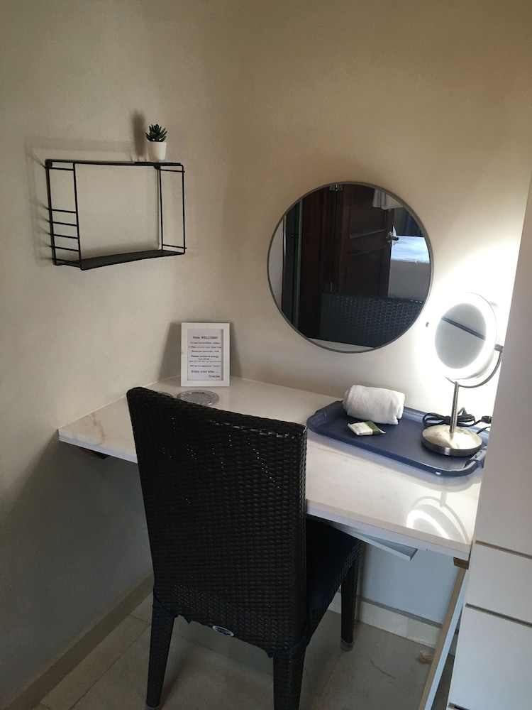 Los Tules Condominium Resort