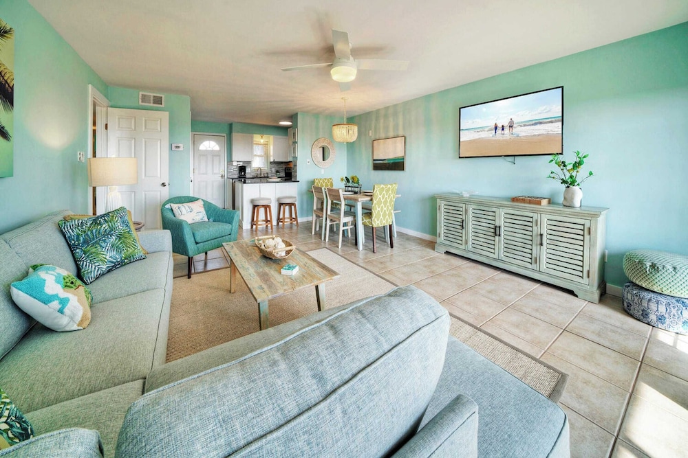 15 Condos, Sleeps 96 w/ Pools & Beach Access Island Retreat by Avantstay