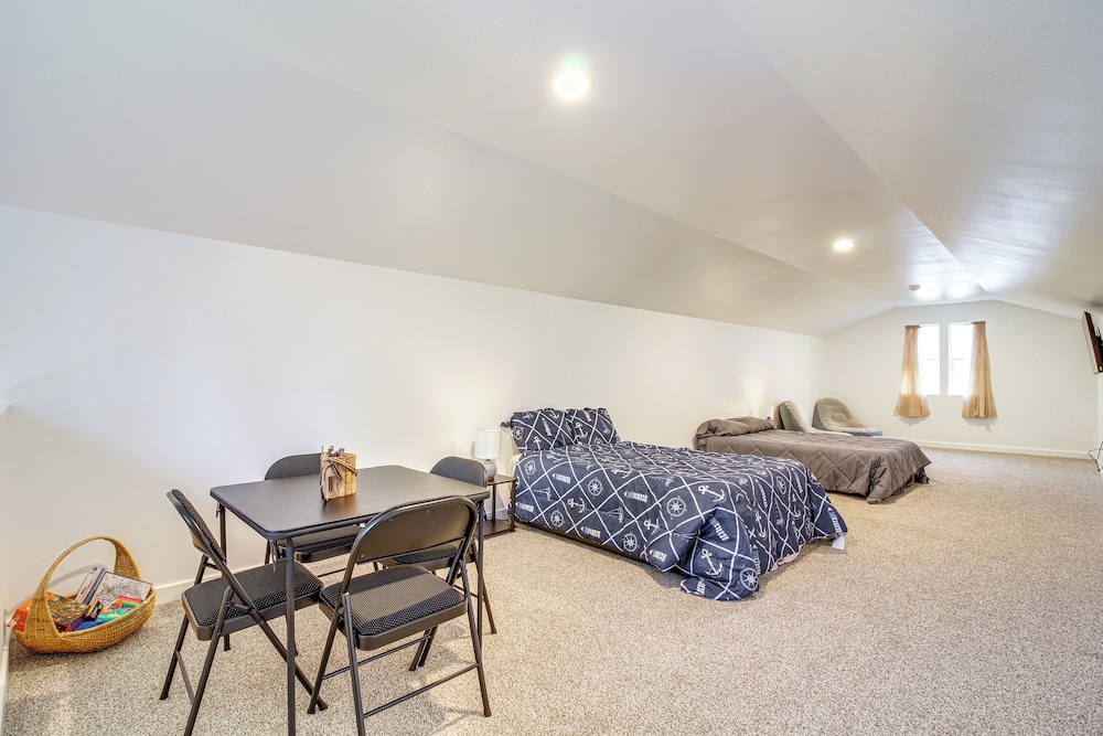 Near Ocean: 'home Away From Home' in Gold Beach