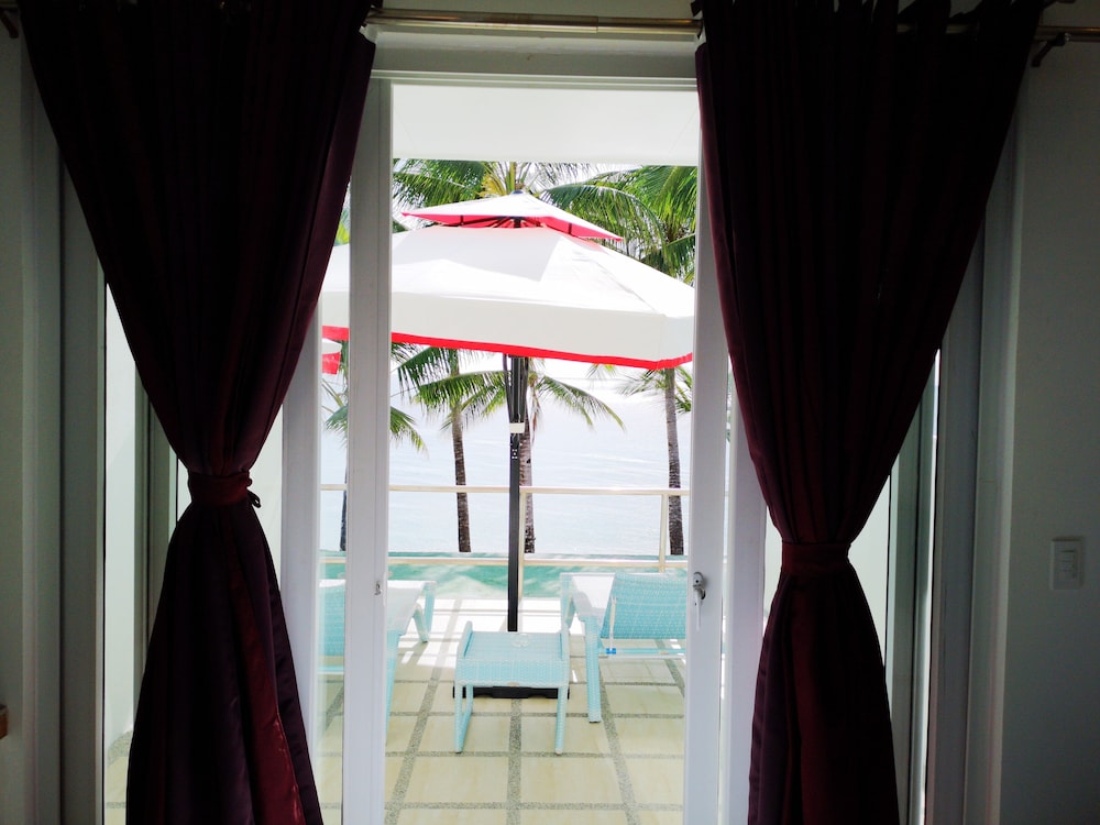 Calypso Beach & Dive Resort