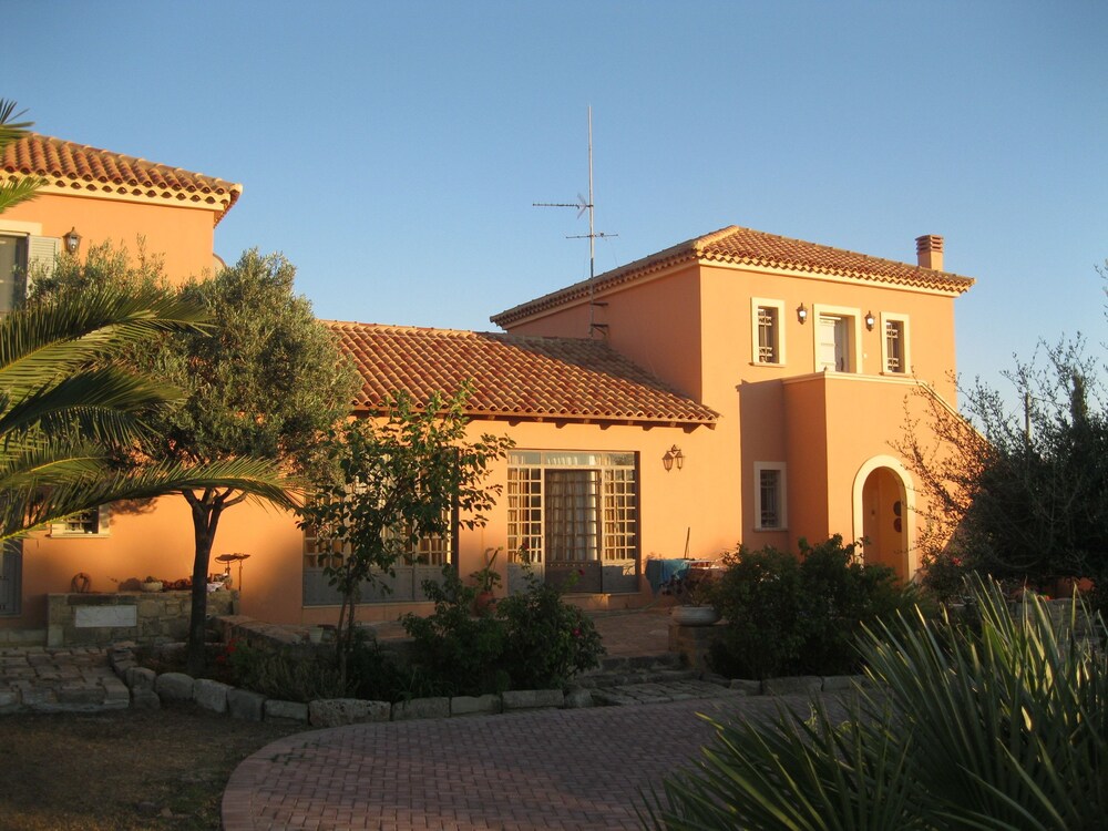 Alekos Beach Houses - Natura Rossa