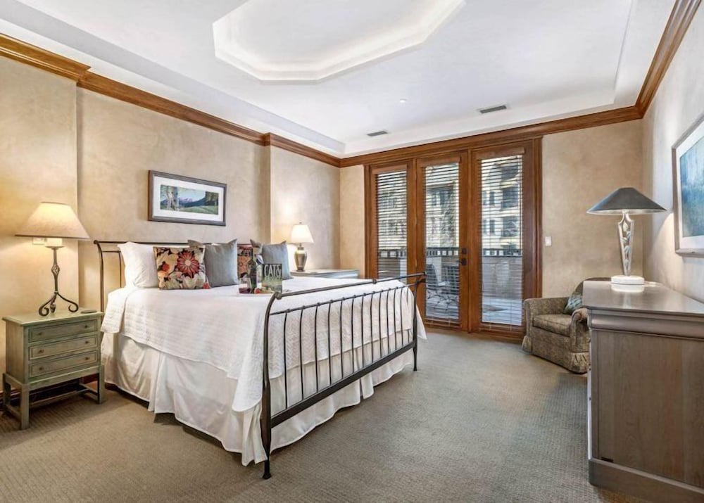 Ski in, Ski out 3 Bedroom Condo at the Beaver Creek Lodge