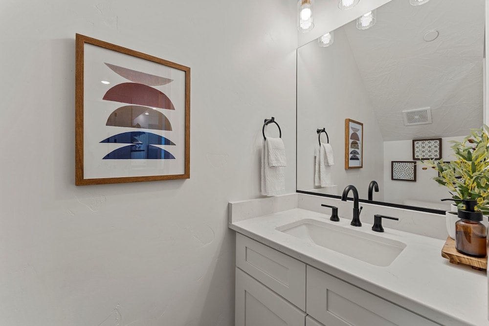 Desert Jewel With Private Gym And Pool 4 Bedroom Townhouse