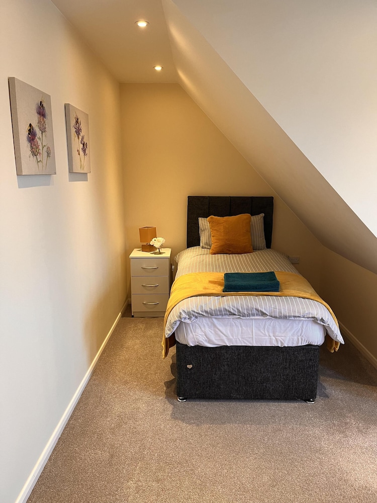 Central Location 2-bed Apartment in Maidstone view 4