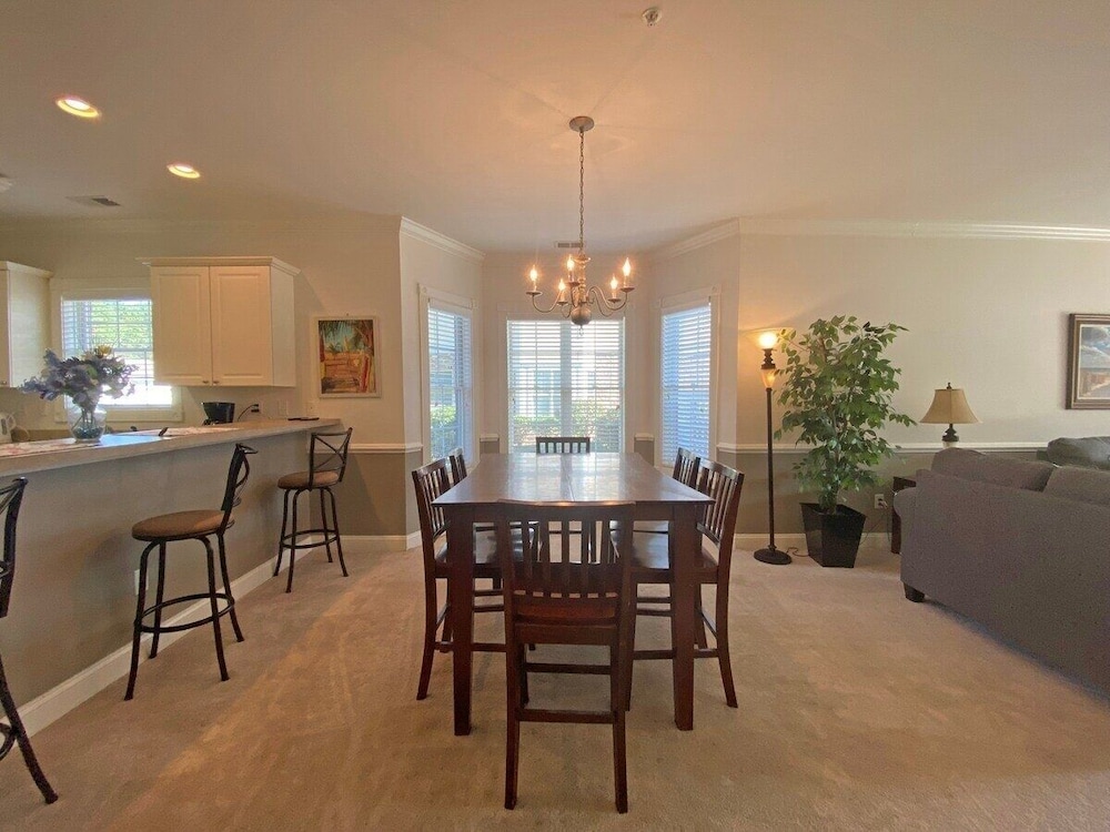 Magnolia Pointe Luster Leaf 4847-101 3 Bedroom Condo