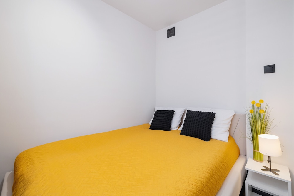 City Center Apartment Rzeszów by Renters view 2
