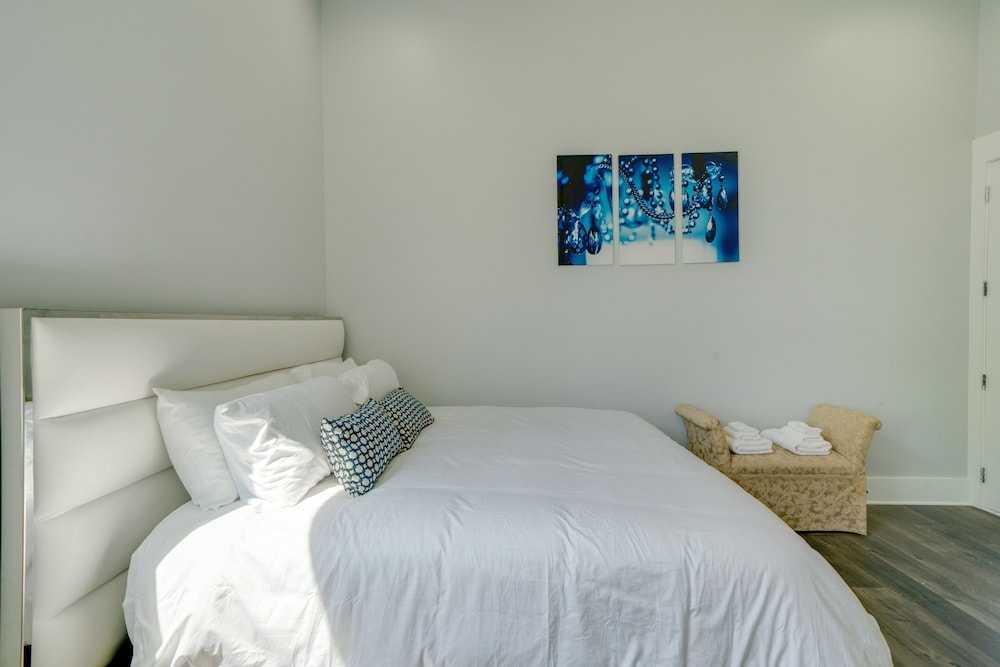 Luxury Unit on 12th South view 2