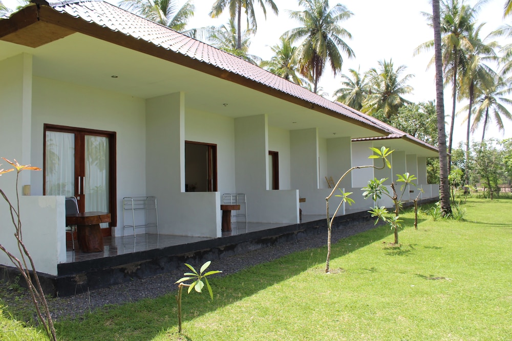 Gondang Beach Hotel