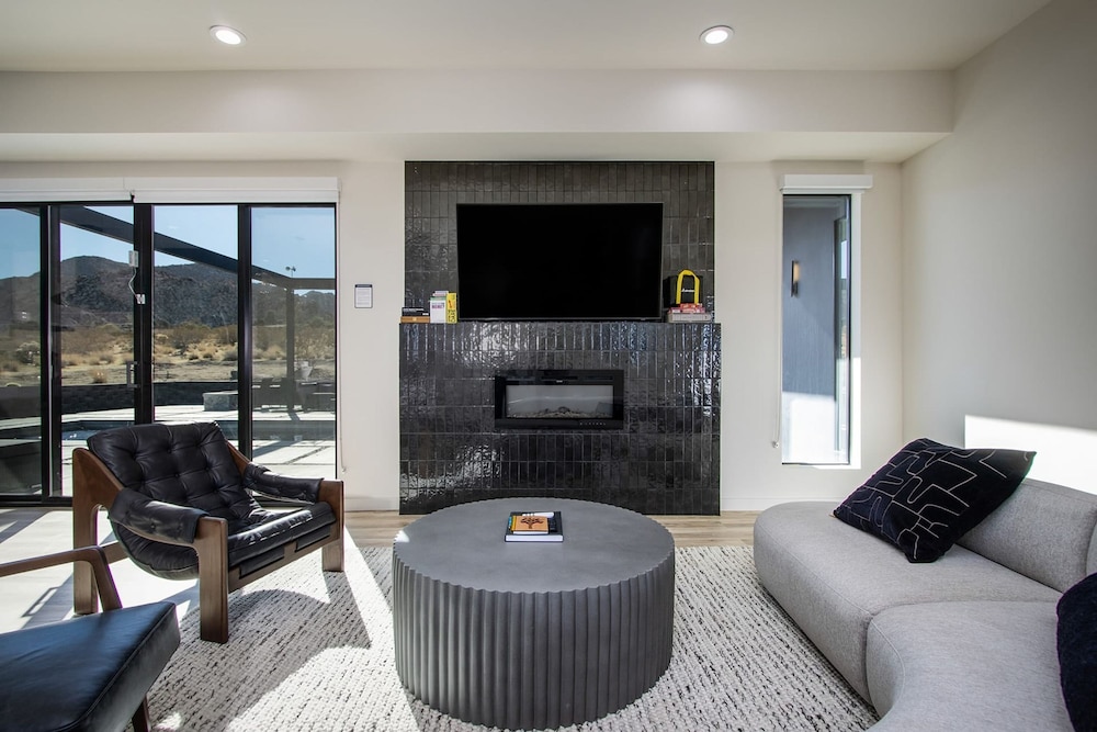 Luxe Modern Escape w Pool Hot Tub Firepit Desert View Lassen by Avantstay