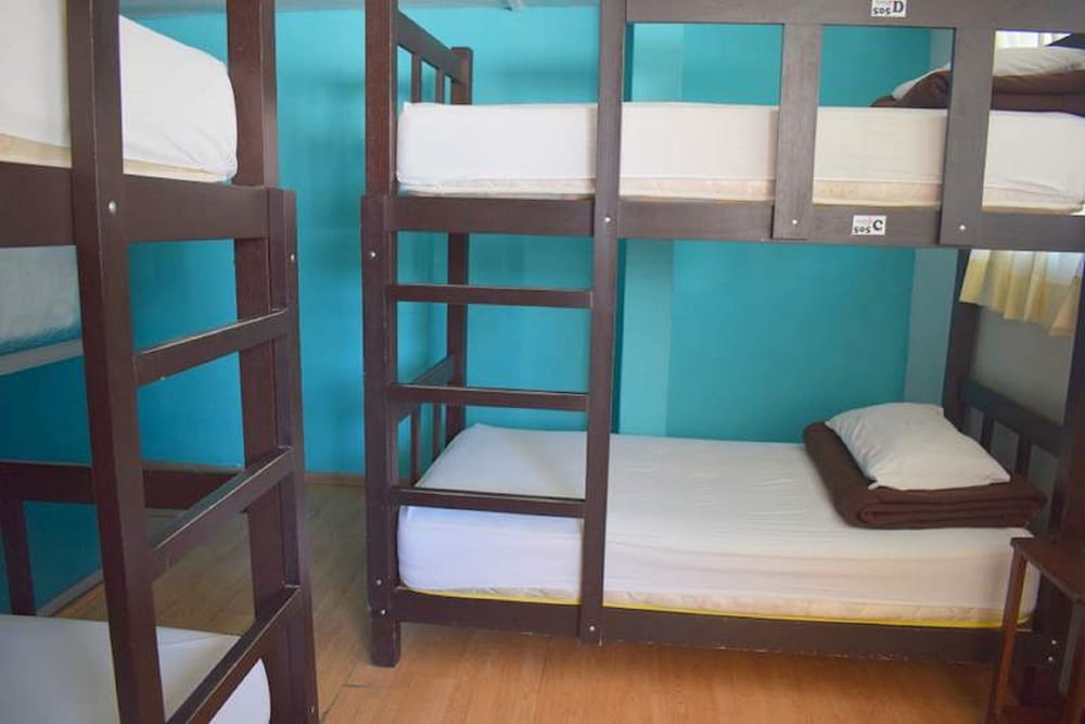 Mango Hostel Bed & Breakfast