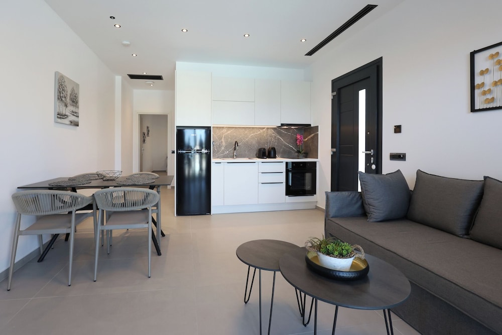 Limi Deluxe Suites