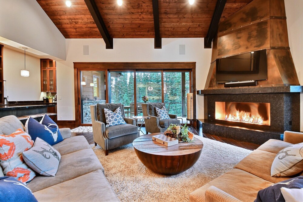 Chic Colony Ski-in Ski Out Villa Direct Access to Adventures at Park City Resort Hot Tub Gym view 4