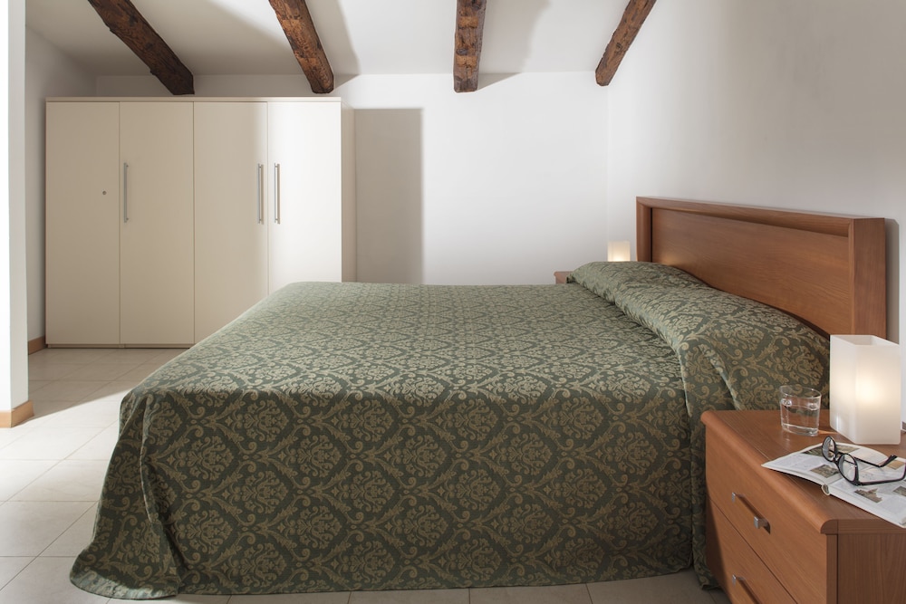Albergo Commercio e Pellegrino photo 5