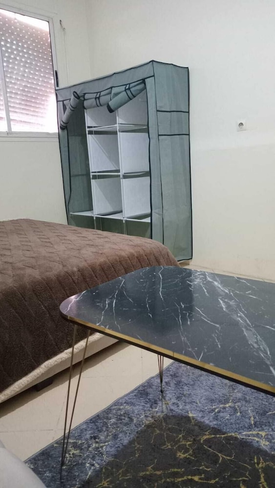 Clean & Cozy Room in Aïn Chock, Casa Nearshore