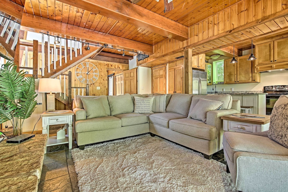 New York City Vacations - Walk to Tuttle Creek Lake: Secluded Scenic Retreat - Property Image 5