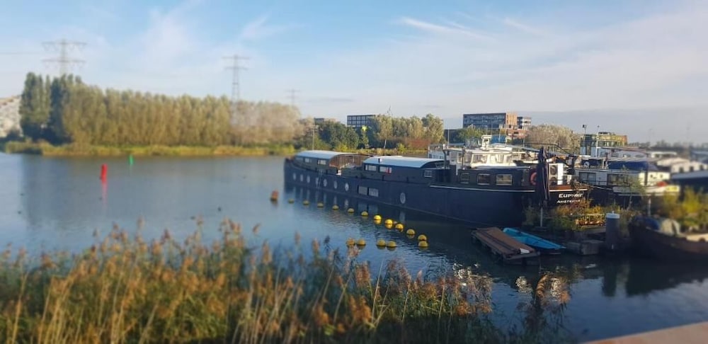 B&B Euphrate Houseboat