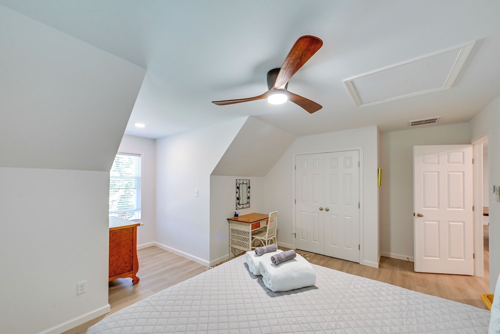4 Mi to Rehoboth Beach: Cozy Coastal Apt!
