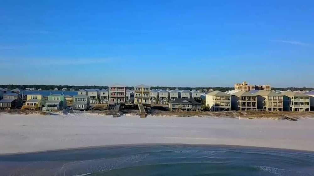 Beachfront 8bedrooms Lemonshello