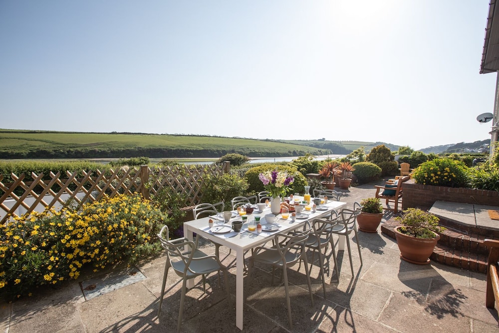 Newquay Tamarisk Lodge on the Gannel