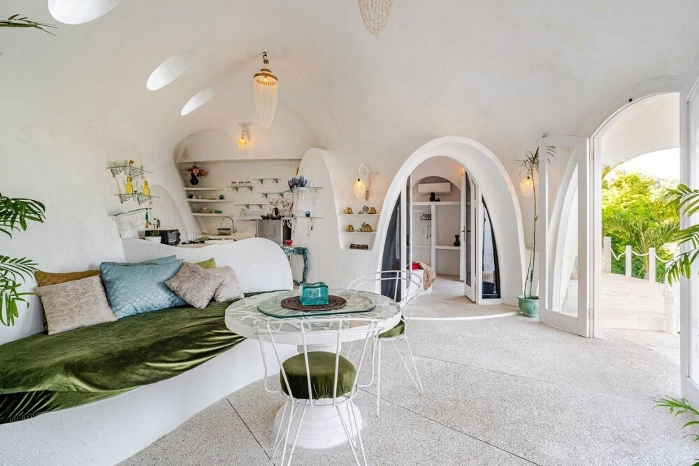VistaMonti Private Villas