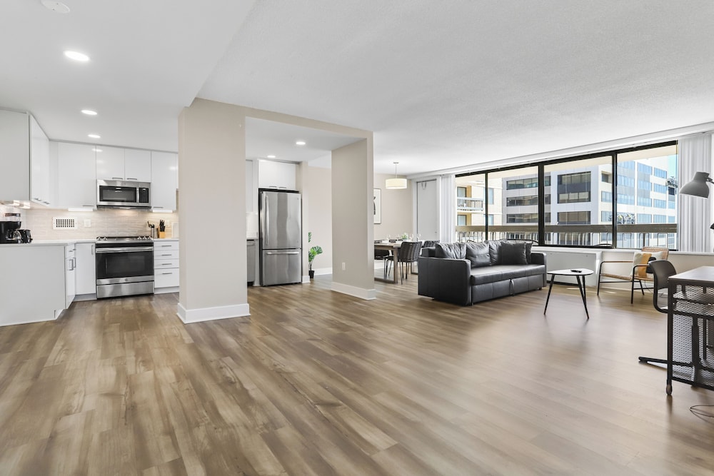 Walkable DC View Apartments