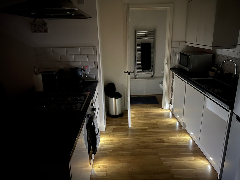 Seaside Cottage Escape in Paignton - Sleeps 4