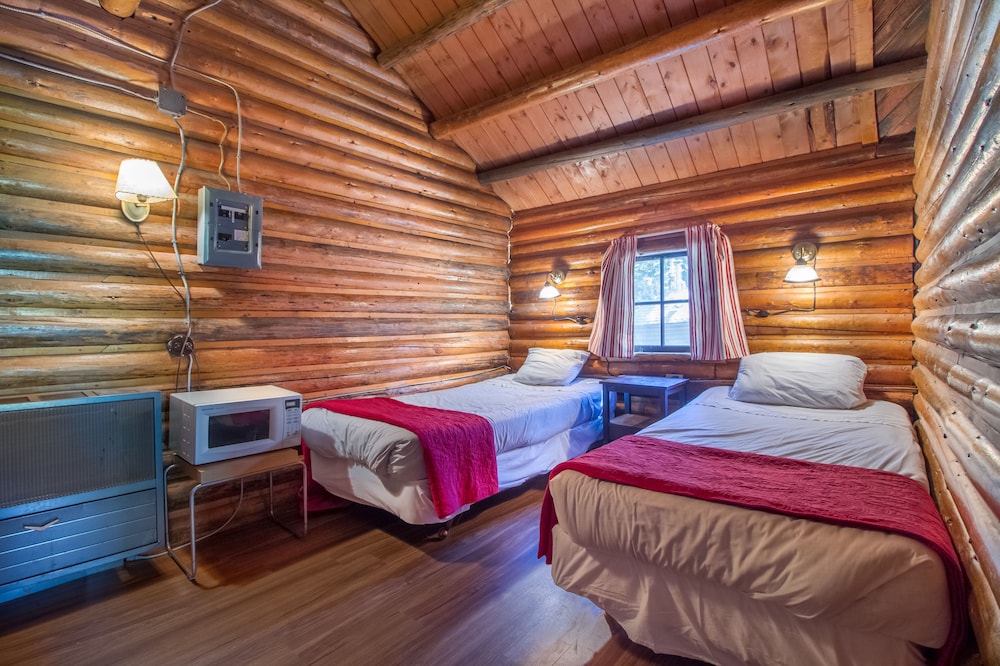 Kootenay Park Lodge