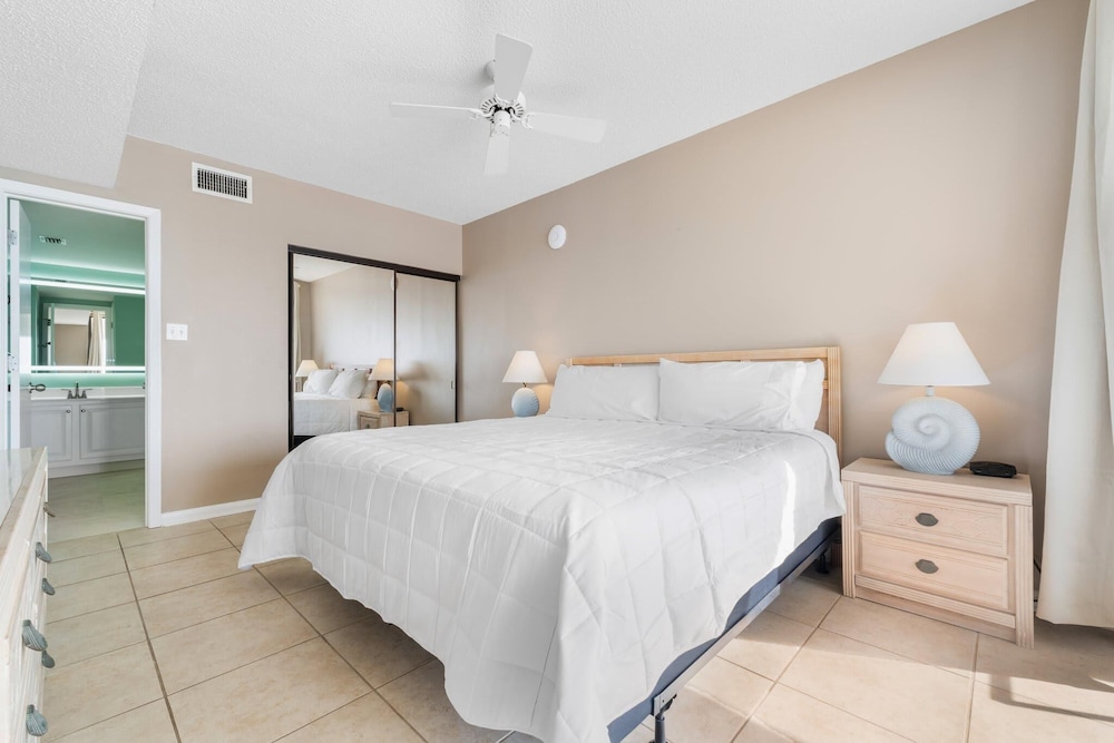 Romar Place 605