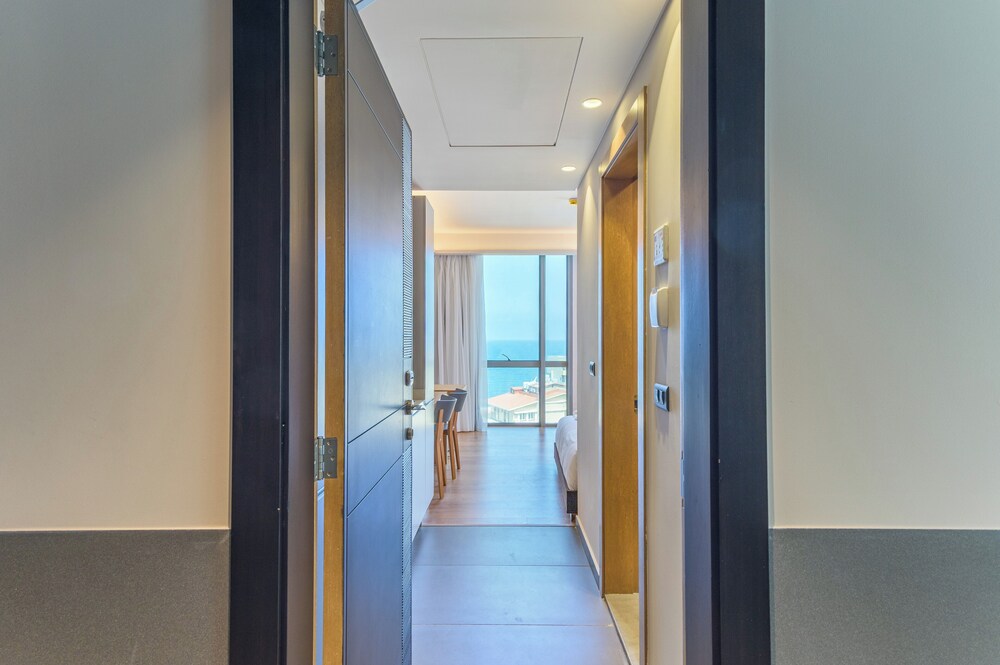 Jounieh Living - Residences by Local Host