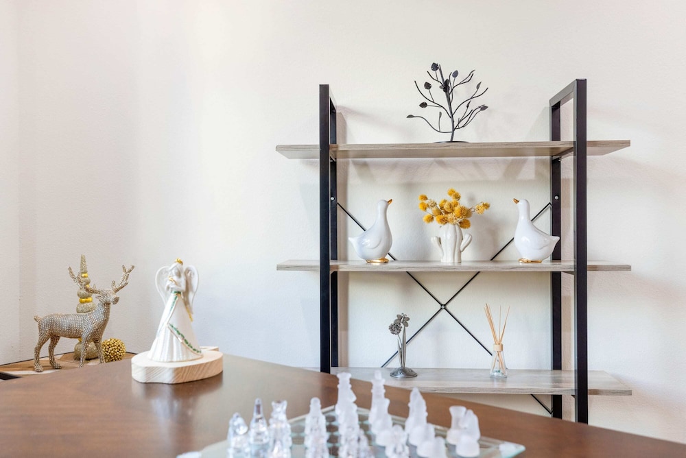 @ Marbella Lane - Cozy Gem Near Nature Trails