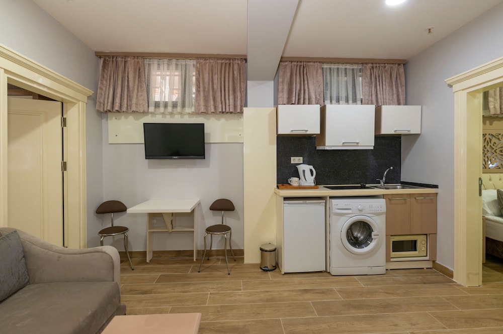 Taksim Peri Suit - Image 81