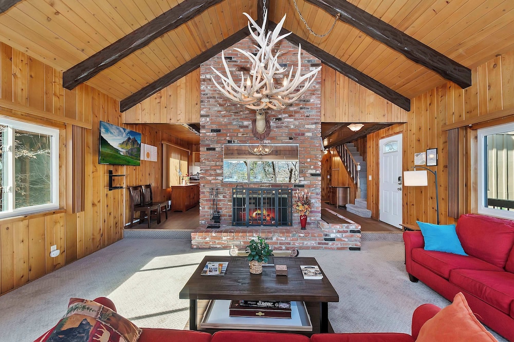 Acorn Acres Lake Views for 8
