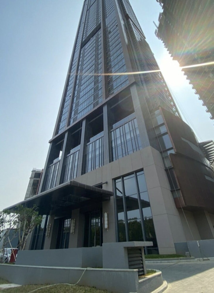 Menara Jakarta Condo JI EXPO by Blezz