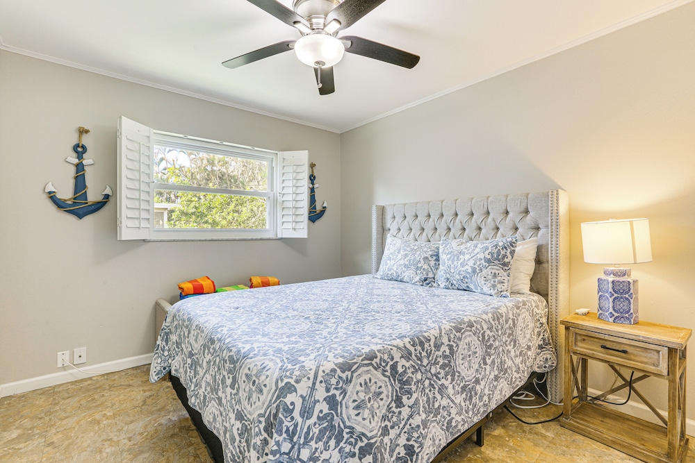 4 Mi to Lakes Park: Family Home in Fort Myers!