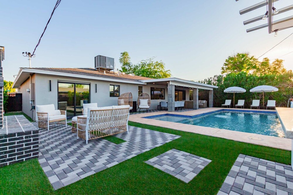 NEW The Kensington Custom Pool Al-fresco Living