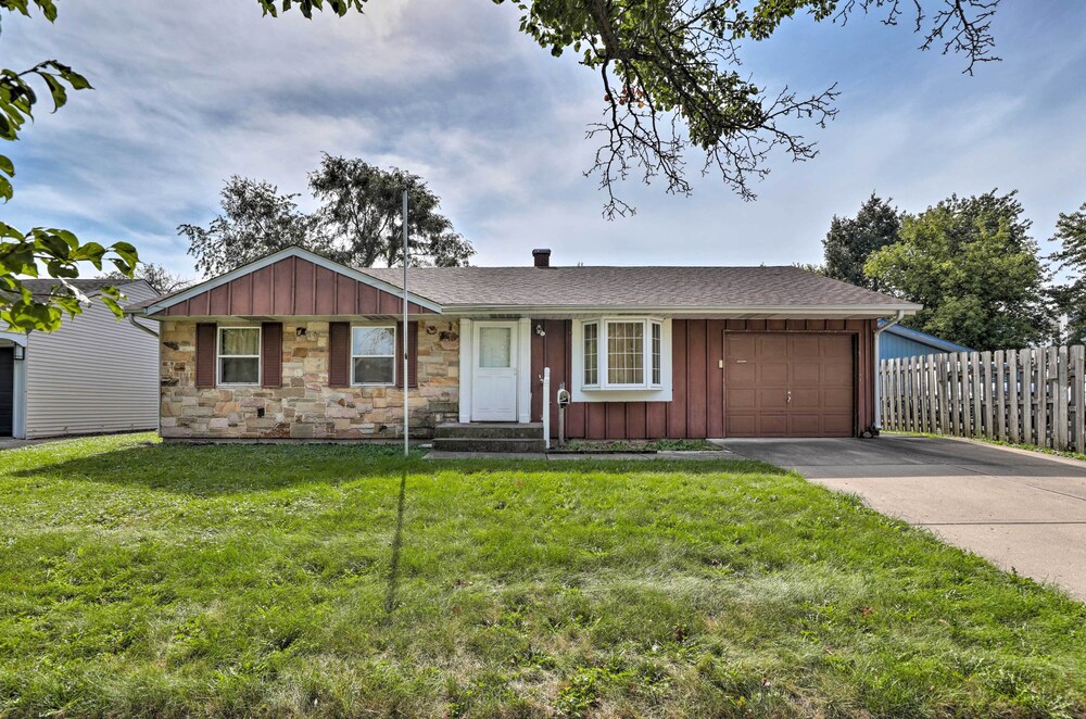 Glendale Heights Home With Office and Backyard! - Property Image 3