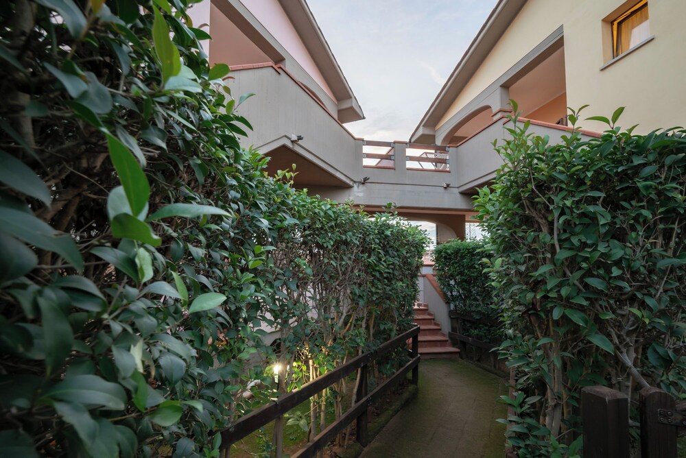 Follonica Apartments