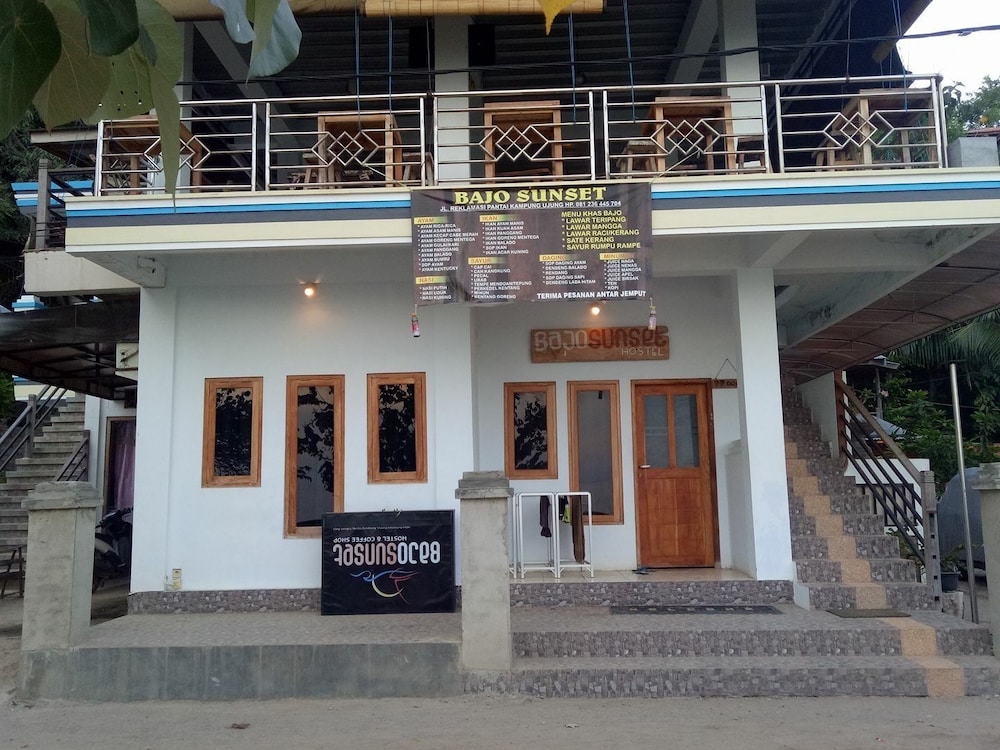 Bajo Sunset Hostel
