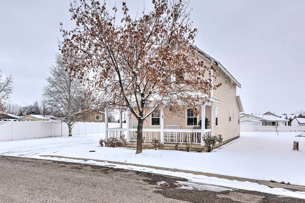 Logan Vacations - Family-friendly Logan Farmhouse w/ Yard  Near USU - Property Image 3