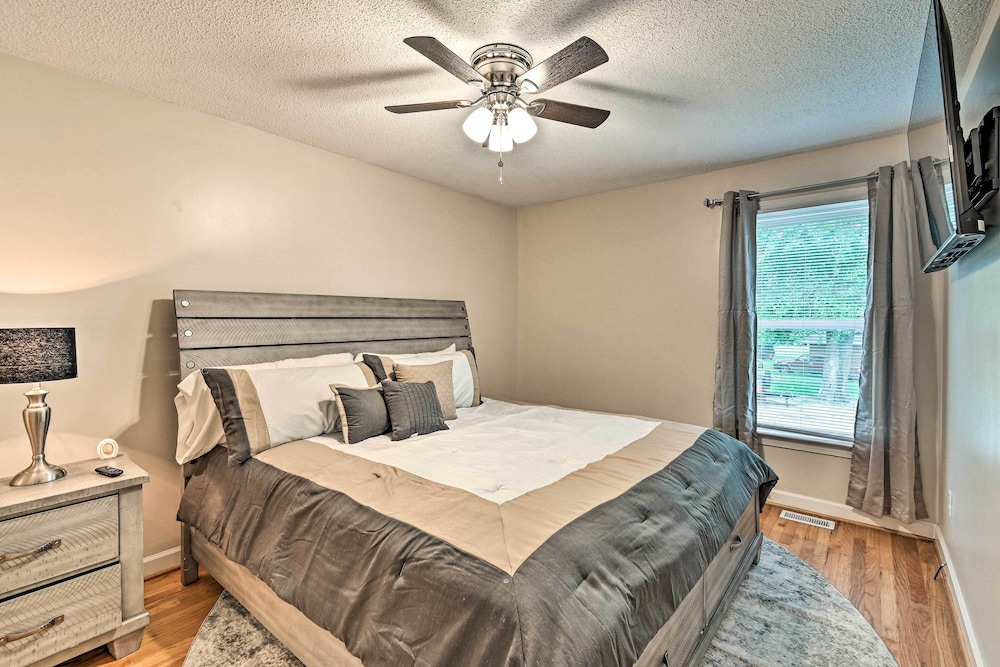 Lillington Home ~ 1 Mi to Cape Fear River! view 5