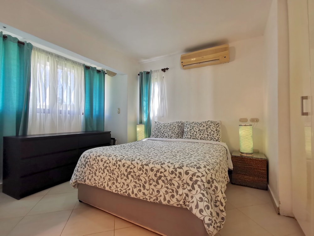 Los Corales Tropical Beach Resort & SPA