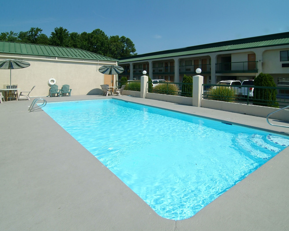 Macon Vacations - Quality Inn Suites Macon North - Property Image 14