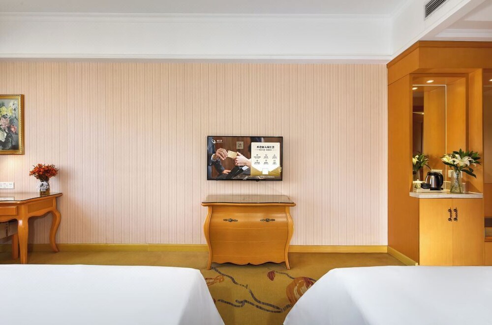 Vienna International Hotel (Shenzhen Airport Hangcheng)