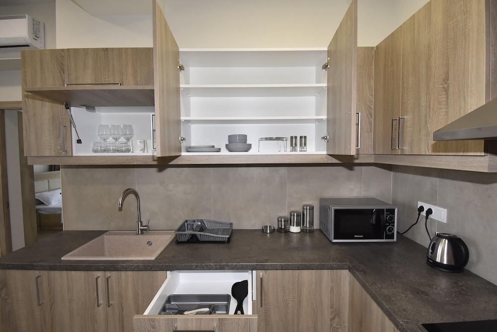 Aparthotel by Luxe Group KO16
