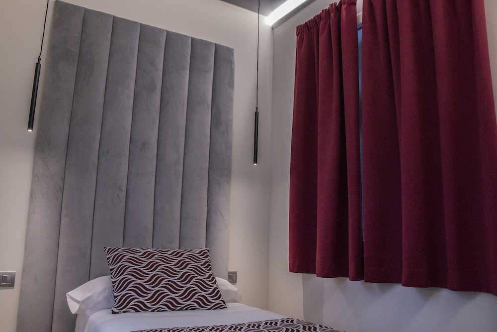 Hostal Juliette & Coworking view 3