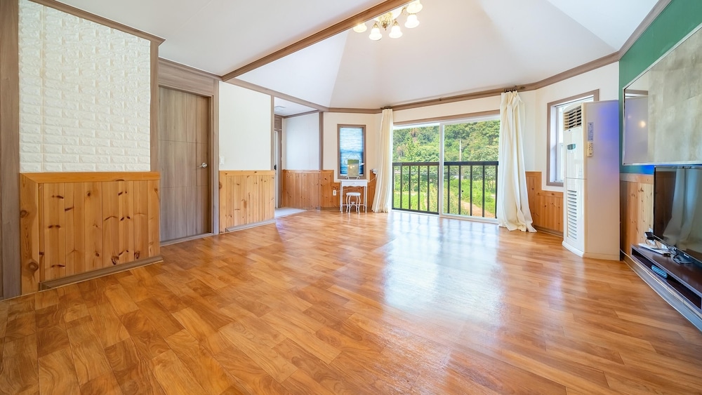 Chuncheon Namiseom pet Friendly Pension