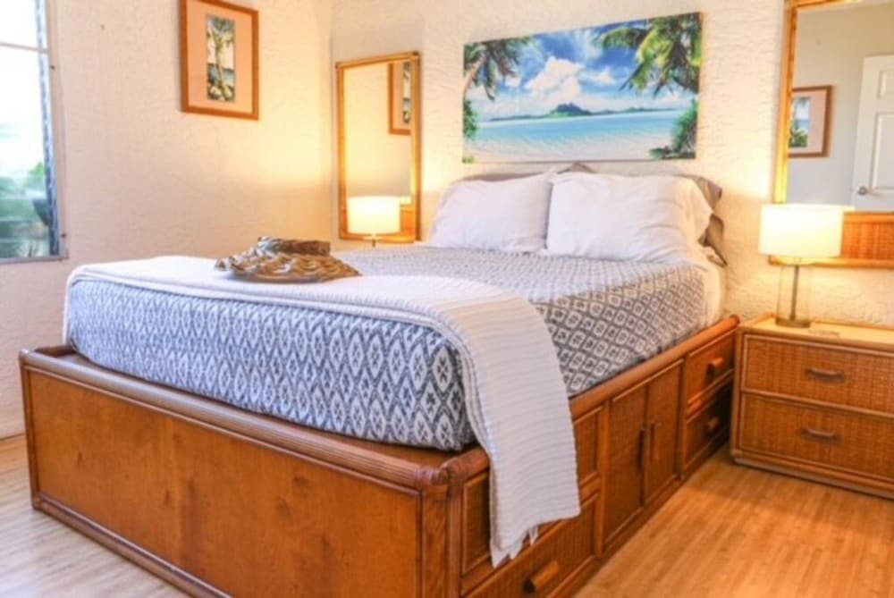 Enjoy the Sunset Ocean Front 1BR Apt-pool On-site