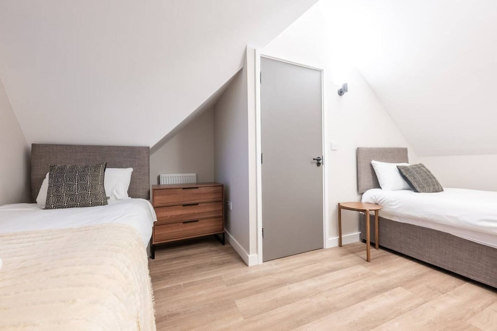 Luxurious 2 Bed Central Cardiff Free EV Charge