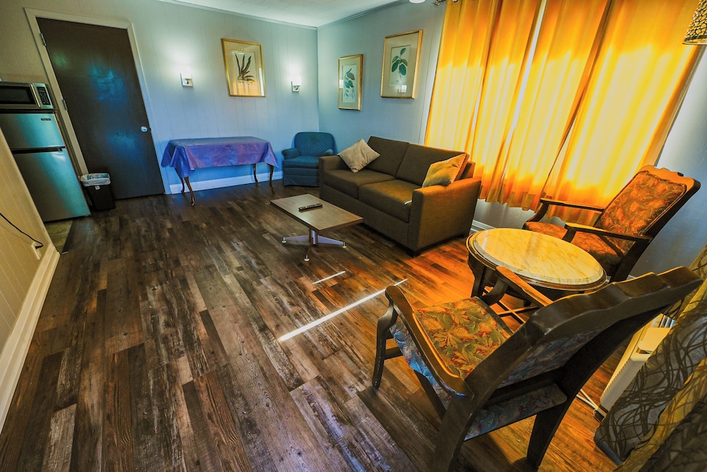 Sauble Beach Lodge