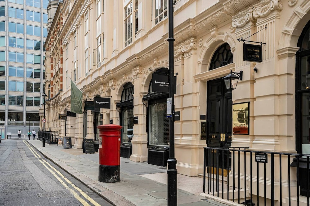 Luxury 3BR Mayfair Apartment Near Green Park